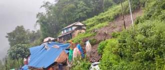 पर्वतमा पहिरोले घर पुरिँदा श्रीमानको मृत्यु, श्रीमती बेपत्ता