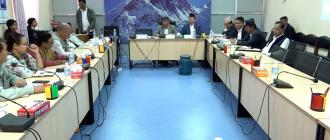 संसद् भवन निर्माणको म्याद थपिएको र मन्त्री अनुपस्थित भएकोमा आक्रोश