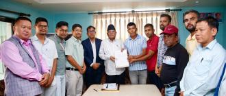 हेटौडा सिमेन्ट उद्योगको समस्या समाधान गर्न पहल गर्ने प्रचण्डको प्रतिबद्धता 