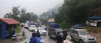 वर्षाका कारण केही स्थानमा पहिरो खसेपछि बिपी राजमार्ग अवरुद्ध वर्षाका कारण केही स्थानमा पहिरो खसेपछि बिपी राजमार्ग अवरुद्ध