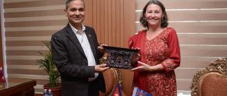 गृहमन्त्री अर्यालसँग अस्ट्रेलियाकी राजदूत जोन्स्टनको बिदाइ भेट