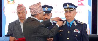 नवनियुक्त आईजीपी दानबहादुर कार्कीलाई दर्ज्यानी चिन्ह प्रदान