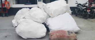 पथरीशनिश्चरेबाट भन्सार छलीका कपडासहित म्याजिक भ्यान नियन्त्रणमा पथरीशनिश्चरेबाट भन्सार छलीका कपडासहित म्याजिक भ्यान नियन्त्रणमा