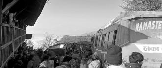 विद्यार्थी बोकेको बसले ठक्कर दिँदा दुई जनाको मृत्यु