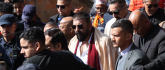 बलिउड अभिनेता सञ्जय दत्तले गरे पशुपतिनाथ मन्दिरको दर्शन 