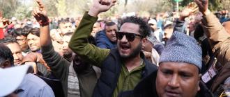 नयाँ नेतृत्व परिवर्तनको माग गर्दै भृकुटीमण्डपमा नाराबाजी