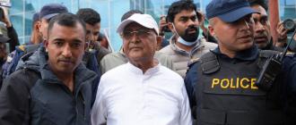 ओलीको रिहाइको माग गर्दै पत्नी राधिकाले बन्दी प्रत्यक्षीकरणको निवेदन पेश ओलीको रिहाइको माग गर्दै पत्नी राधिकाले बन्दी प्रत्यक्षीकरणको निवेदन पेश