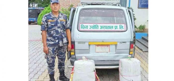 विराटनगरमा ६० किलो गाँजासहित अस्पतालको नाम लेखिएको भ्यान बरामद