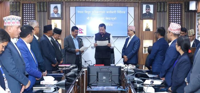 विद्युत प्राधिकरणका नवनियुक्त कार्यकारी निर्देशक श्रेष्ठले सपथ लिए विद्युत प्राधिकरणका नवनियुक्त कार्यकारी निर्देशक श्रेष्ठले सपथ लिए